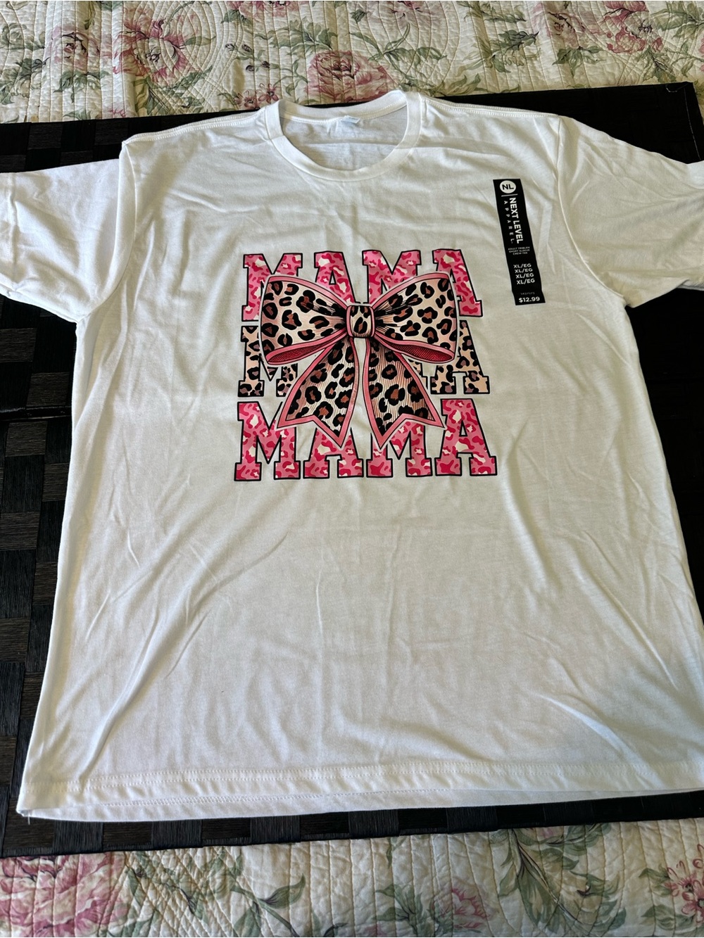 White Woman 'MAMA' Graphic Tee with Pink Leopard Bow